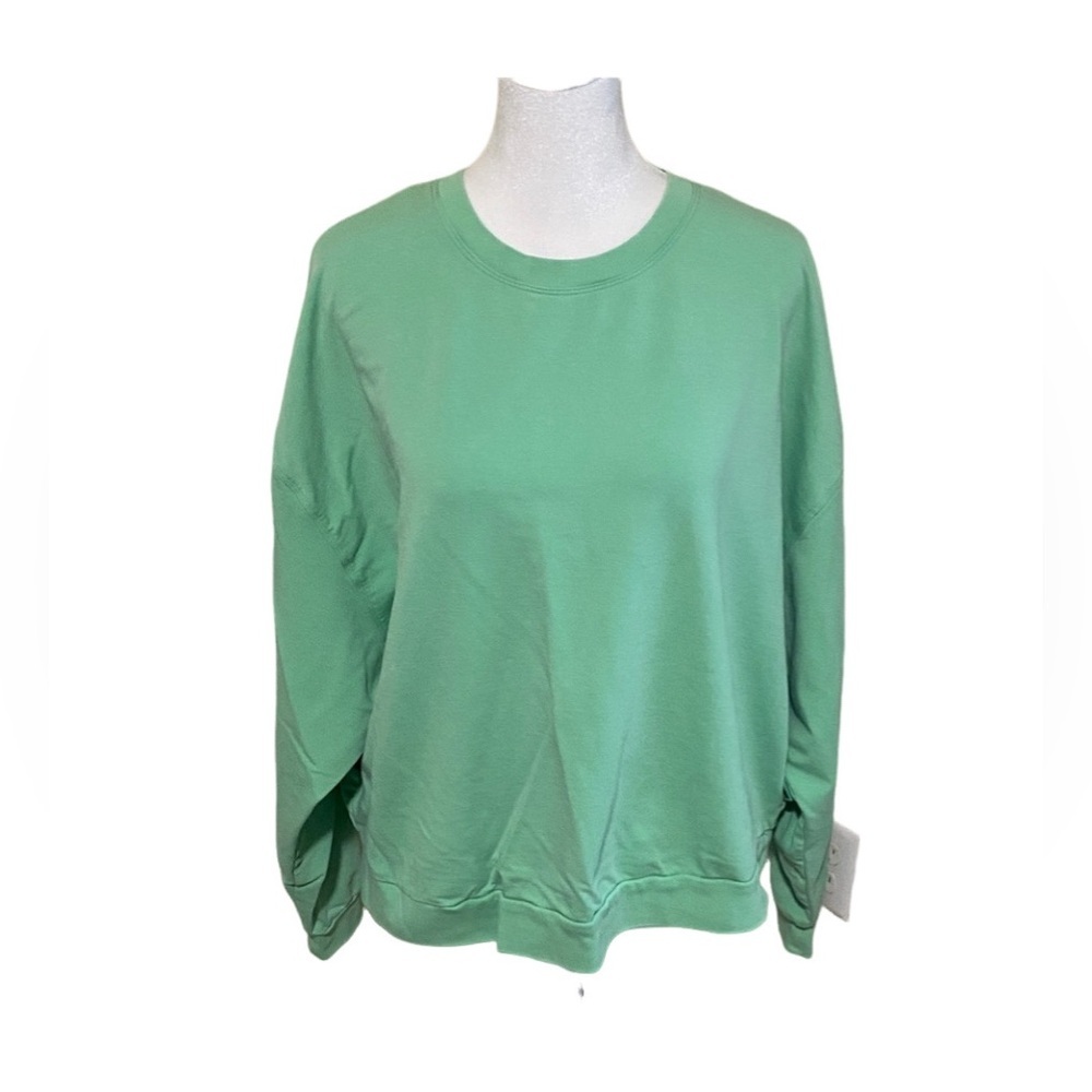 Joy Lab Classic Crewneck Crop Sweatshirt in Mint Lime Green. Size M.